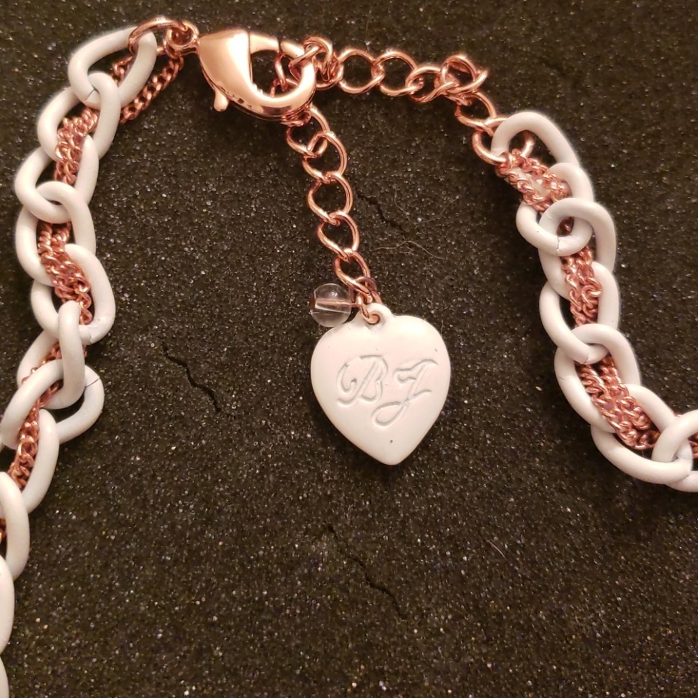 Betsey Johnson Rhinestone white heart necklace - Picture 5 of 7